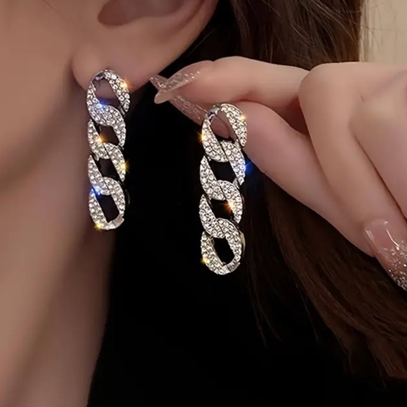 Le Chain Earrings silver & crystal covered danglers - Picture 1 of 5